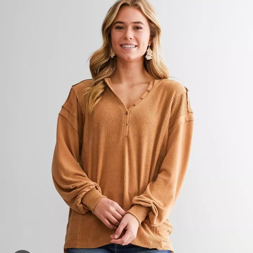 BKE Women's Tan Ribbed Knit Henley Sweater